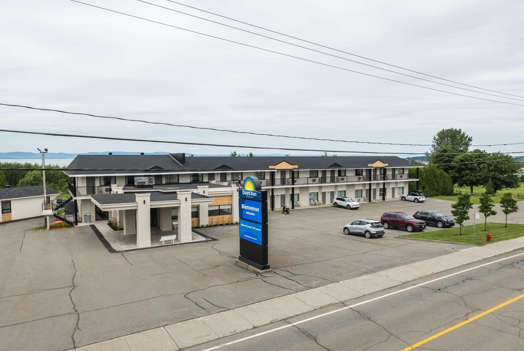 Days Inn By Wyndham Riviere-Du-Loup Ngoại thất bức ảnh