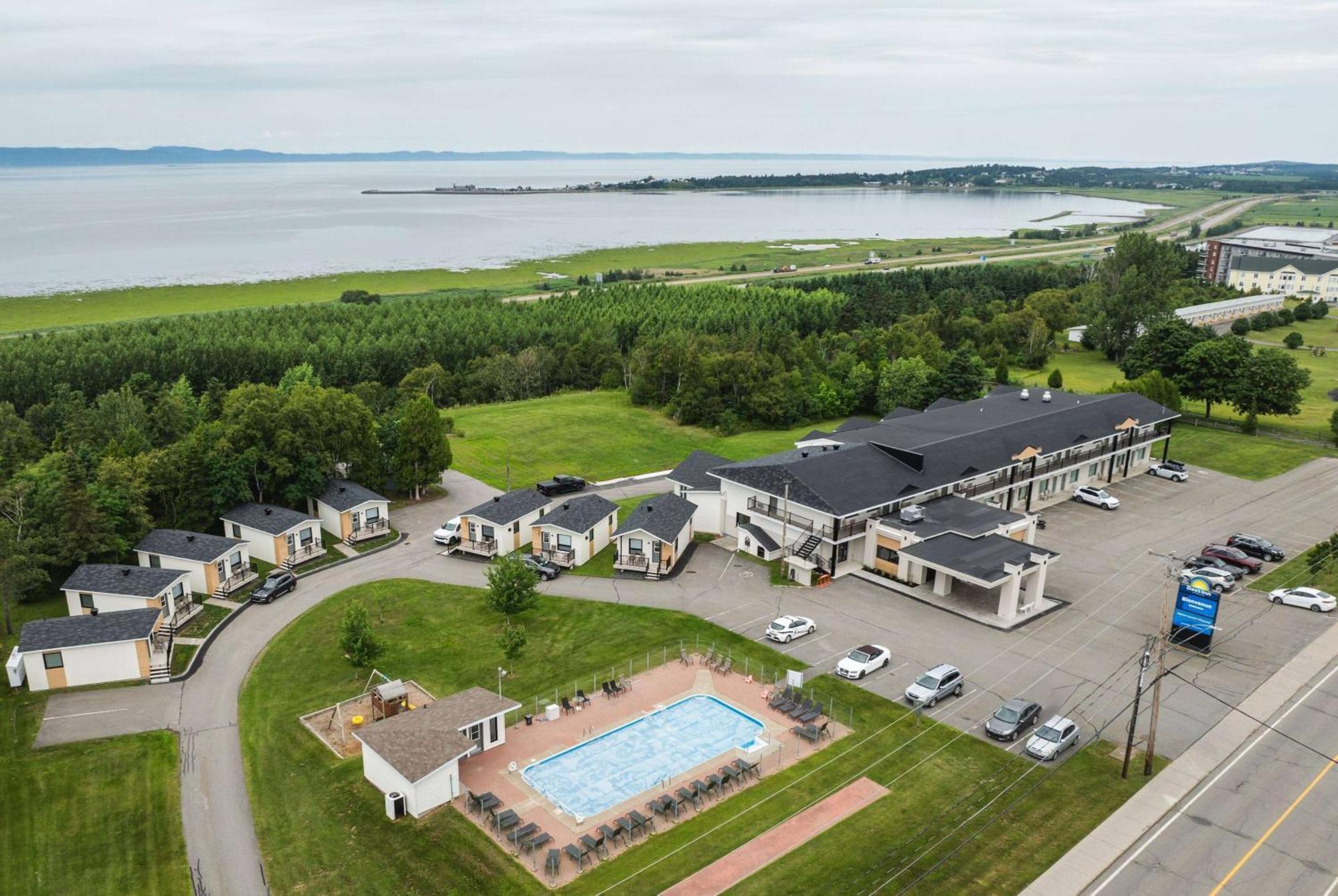 Days Inn By Wyndham Riviere-Du-Loup Ngoại thất bức ảnh
